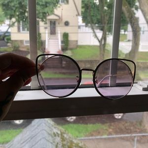 “Cat eye” sunglasses 😎